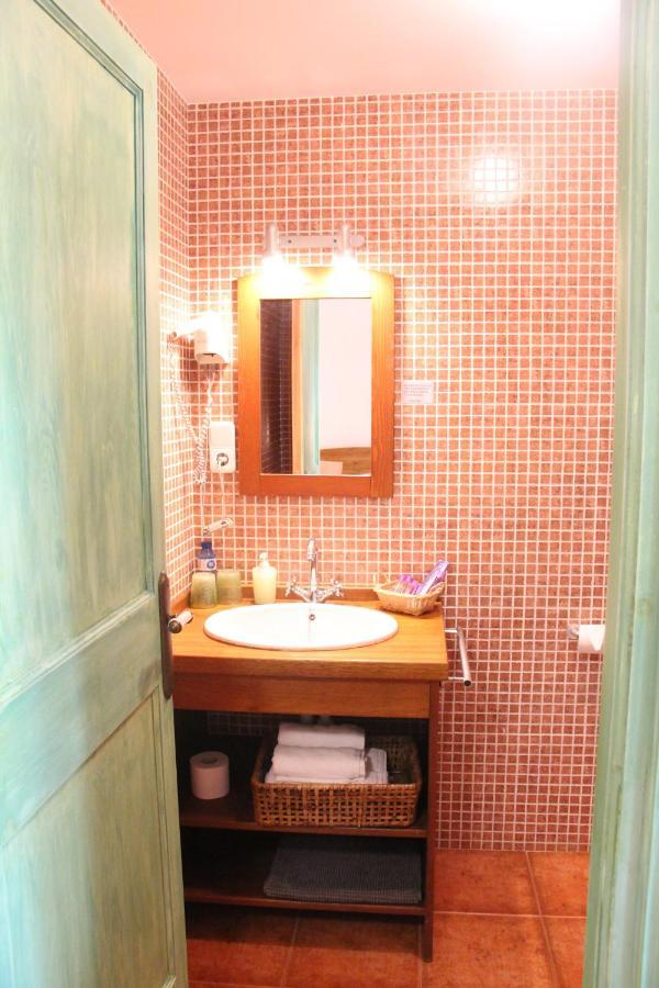 Hostal L'Ou De Reig Montseny Eksteriør bilde